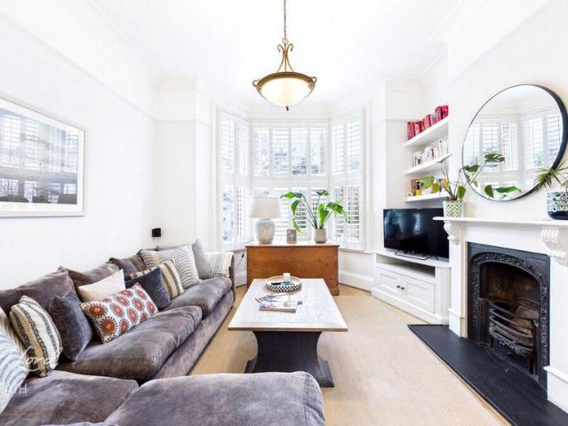 House for sale in Charlton, Greater London