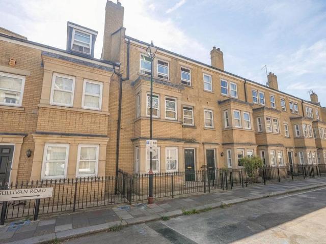 House for sale in Kennington, Greater London