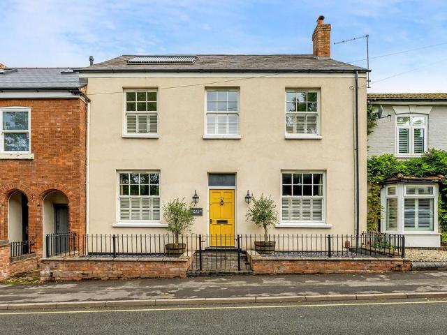 House for sale in Woodloes Park, Green Close