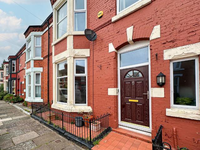 House for sale in Calderstones