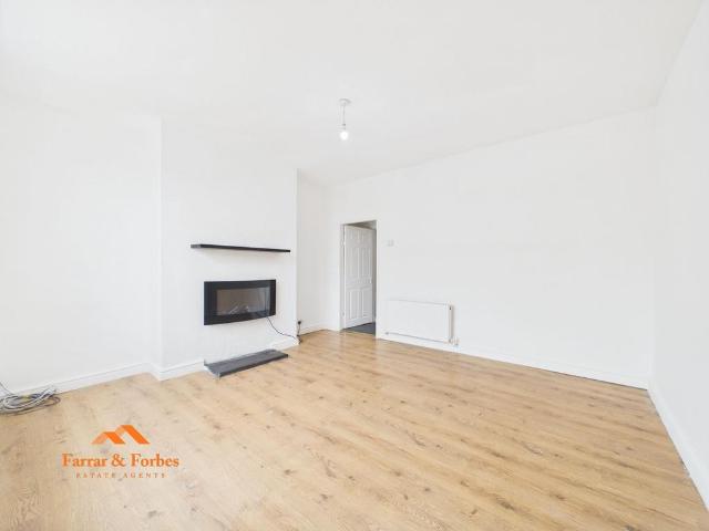 House for sale in Winewall, Higherford