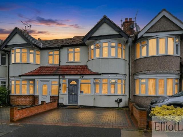 House for sale in Lane, Greater London