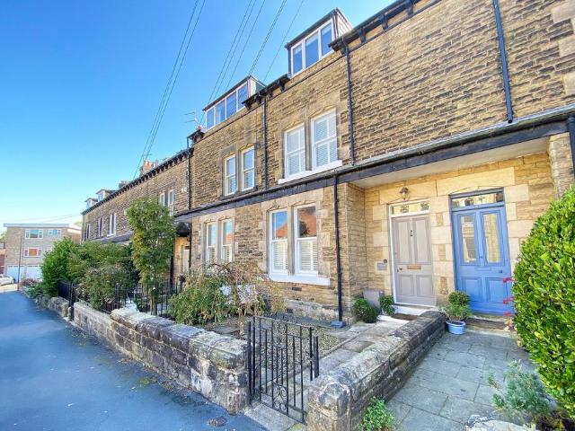 House for sale in Harlow, Harrogate