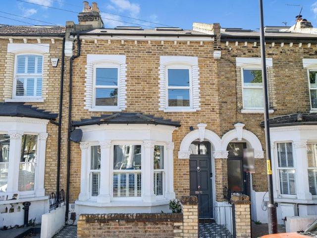 House for sale in East Dulwich, Greater London