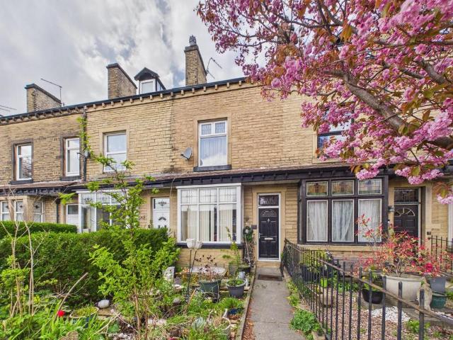 House for sale in Priestthorpe, Crossflatts