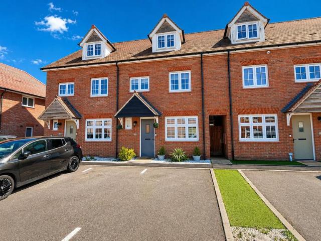 House for sale in Herne and Broomfield, The Bridge