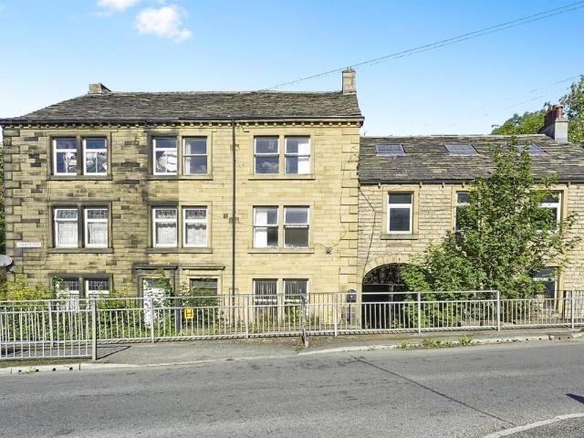 House for sale in Armitage Bridge, West Yorkshire