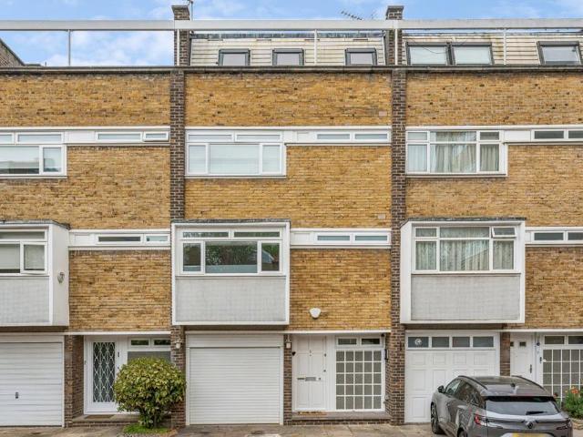 House for sale in Kensington, Greater London
