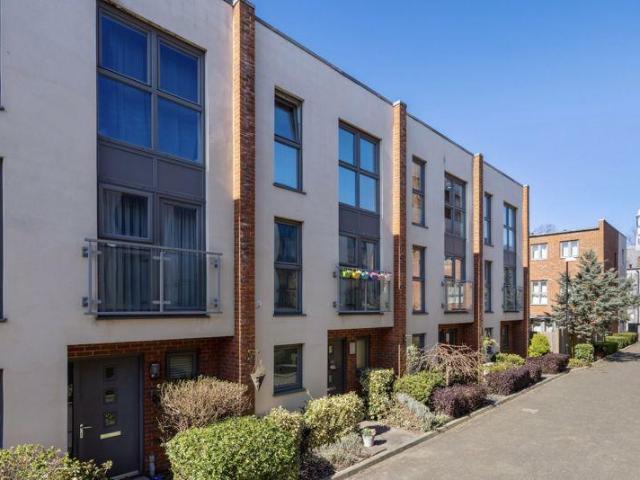 House for sale in Chichester, Littlecote