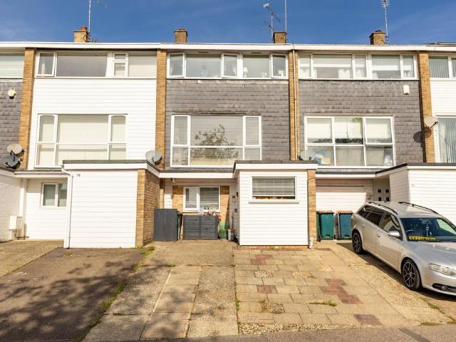 House for sale in Furnace Green, Crawley