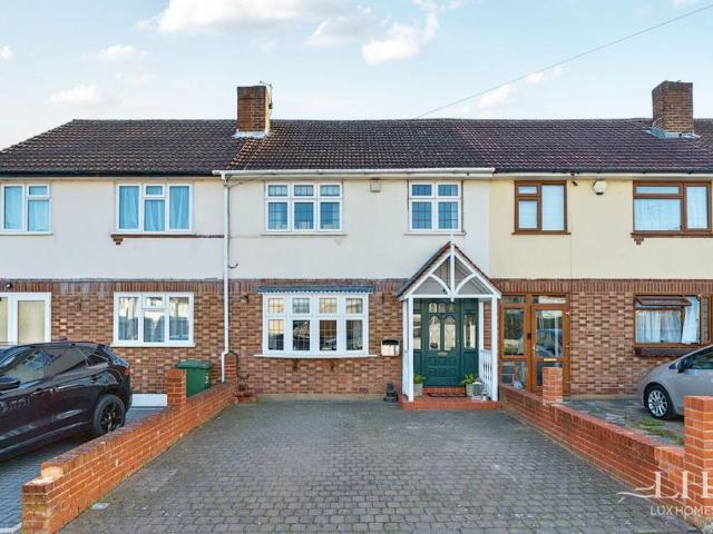 House for sale in Emerson Park, Greater London