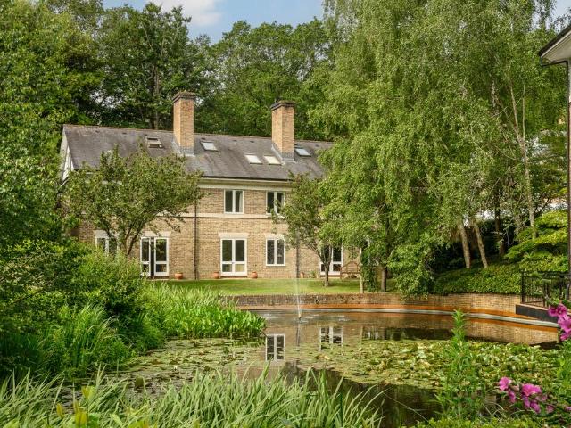 House for sale in Kingston Vale, Greater London
