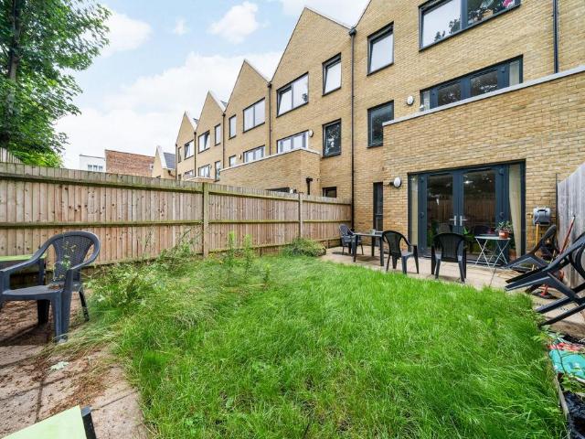 House for sale in Greater London