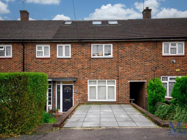 House for sale in Elstree and Borehamwood, Borehamwood