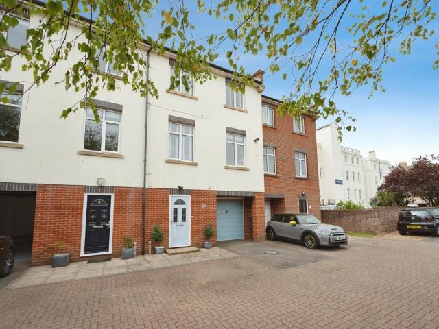 House for sale in Spring Vale, Hampshire