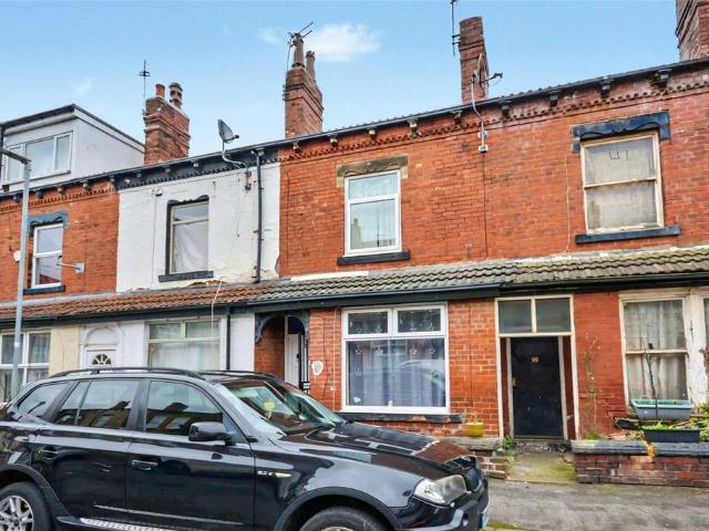 House for sale in Armley, West Yorkshire