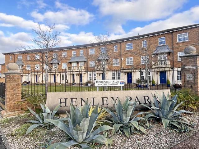 House for sale in Sovereign Harbour, Eastbourne