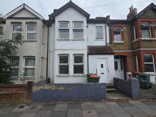 House for sale in Little Ilford, Greater London
