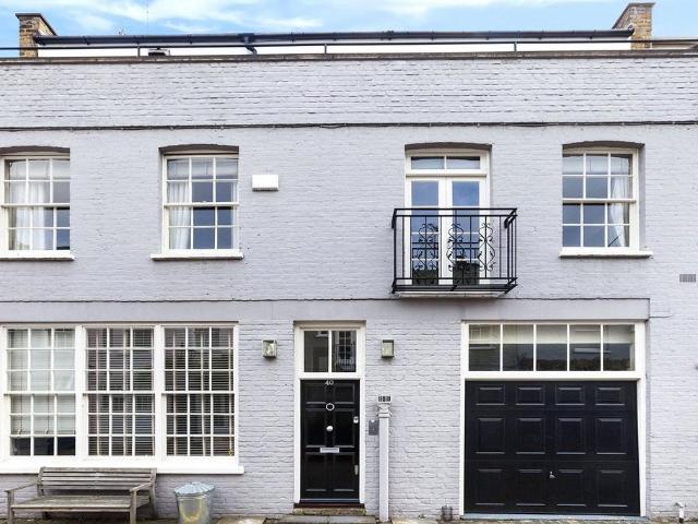 House for sale in Brompton, Greater London