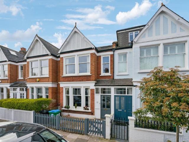 House for sale in Greater London