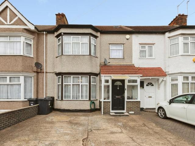 House for sale in Gants Hill, Greater London