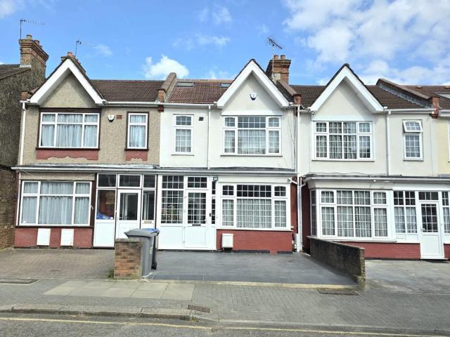 House for sale in Alperton, Greater London
