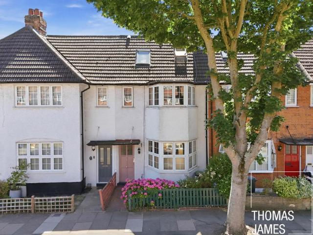 House for sale in Winchmore Hill, Palmers Green