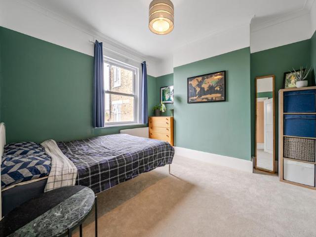 House for sale in Nunhead, Greater London