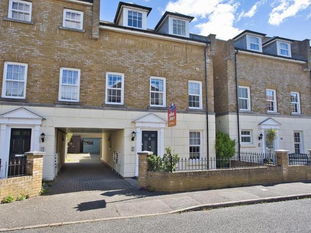 House for sale in Lower Walmer, Ash