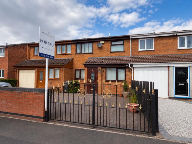 House for sale in Camp Hill, Warwickshire