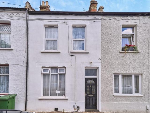 House for sale in Plaistow, Greater London