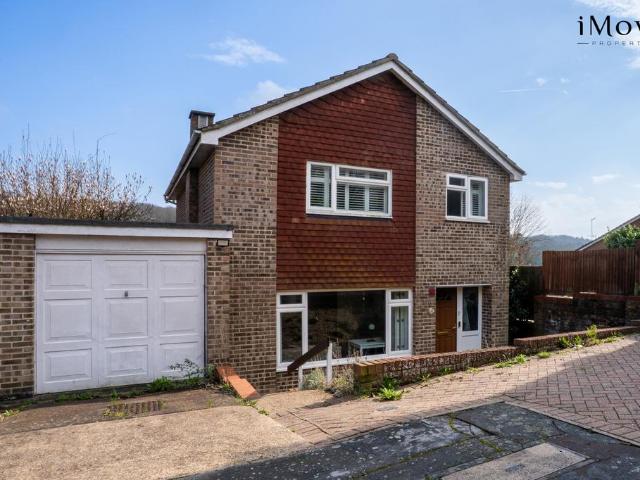 House for sale in London Borough of Croydon, Forestdale