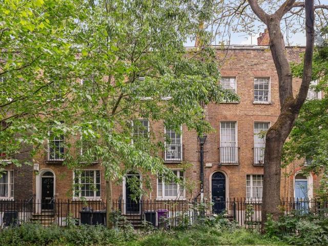 House for sale in Bethnal Green, Greater London