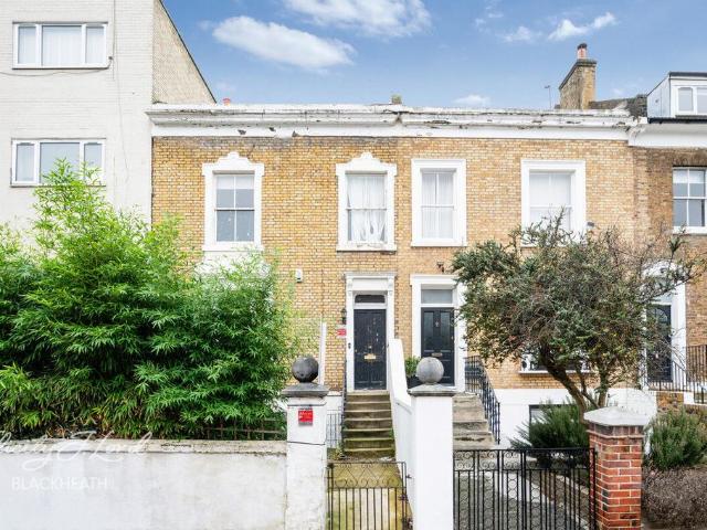 House for sale in Charlton Riverside, Greater London