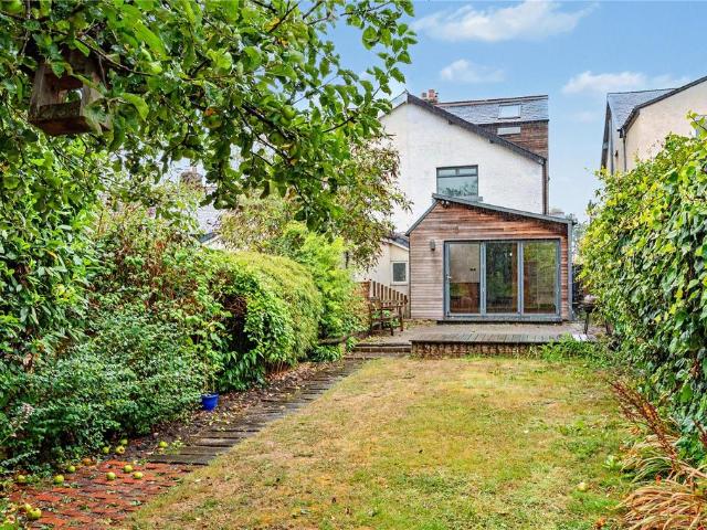 House for sale in Farsley, West Yorkshire