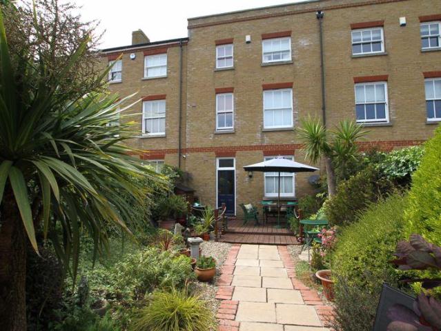 House for sale in Lower Walmer, Ash