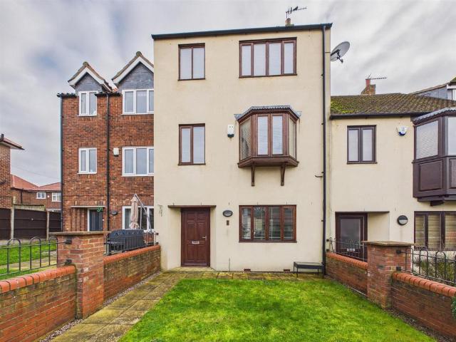 House for sale in Old Town, Bridlington