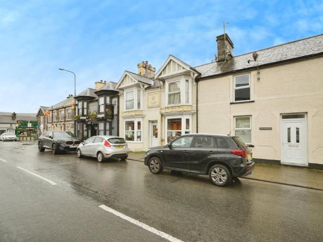 House for sale in Penrhyndeudraeth