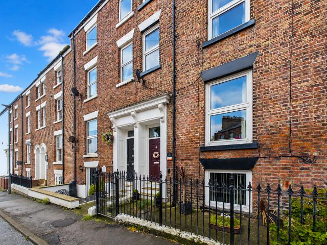 House for sale in Whitby, North Yorkshire