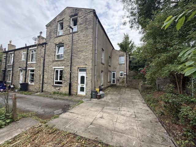 House for sale in Savile Park, West Yorkshire