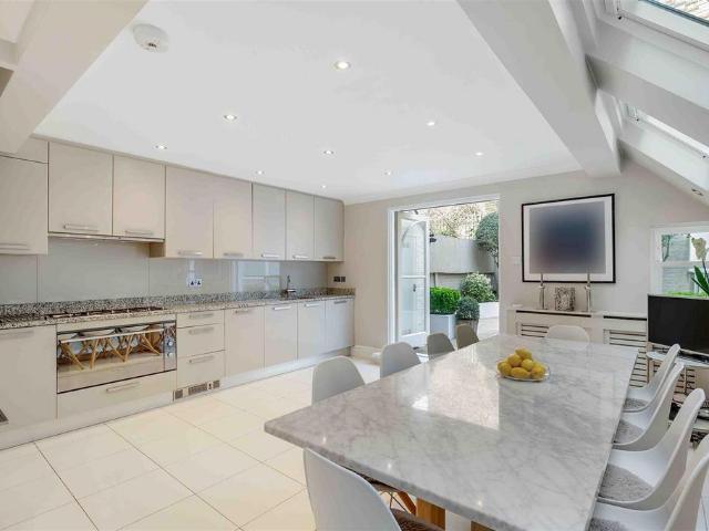 House for sale in Fulham, Sands End