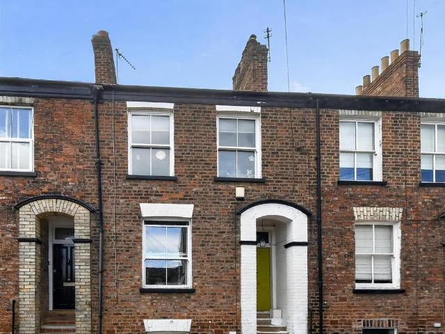 House for sale in High Field, York