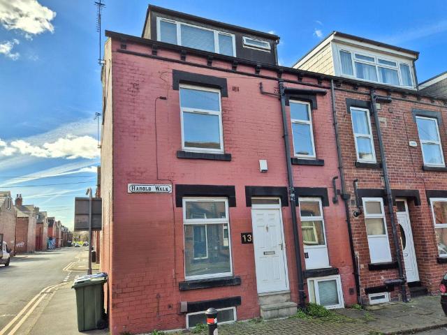 House for sale in Hyde Park, West Yorkshire