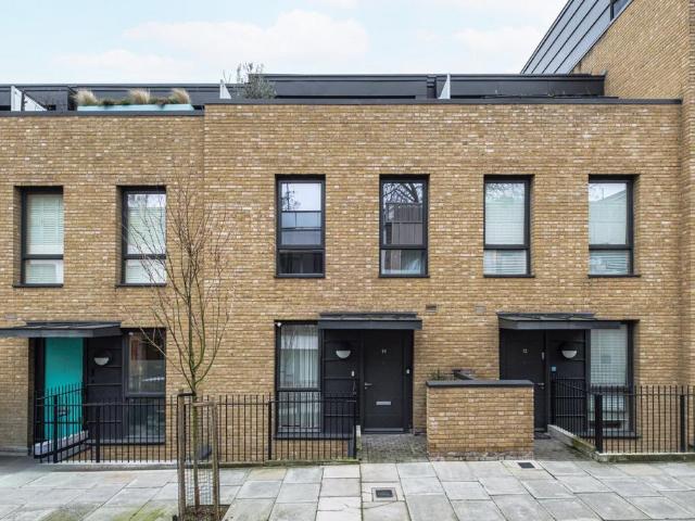 House for sale in Highbury, Greater London