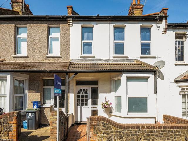 House for sale in Alton Barnes, Essex