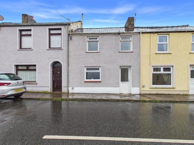 House for sale in Pembroke Dock, Wales