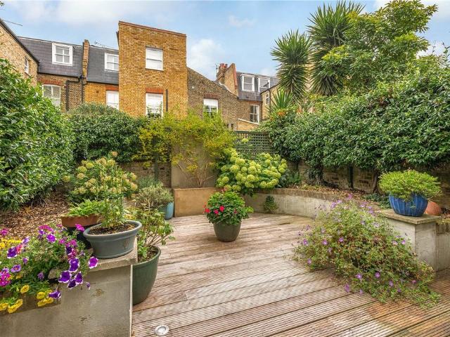 House for sale in Battersea, Greater London