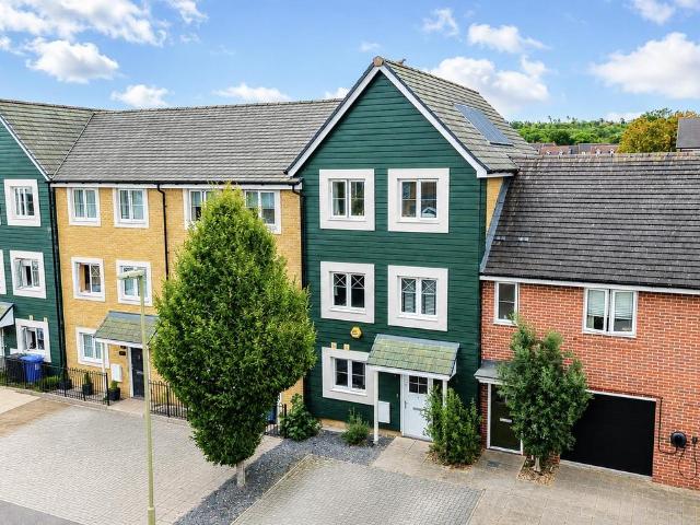 House for sale in Hart, Hampshire