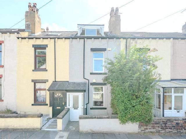 House for sale in Farsley, West Yorkshire