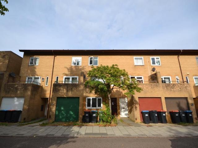 House for sale in Fishermead, Milton Keynes